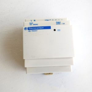 POWER SUPPLY INPUT:100-240VAC OUTPUT 24VDC - Used - TESTED