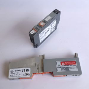 I/O MODULE, THERMOCOUPLES INPUTS + MOUNTING SOCKET DIN RAIL - Used - TESTED