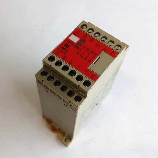 SAFETY RELAY UNIT - Used - TESTED