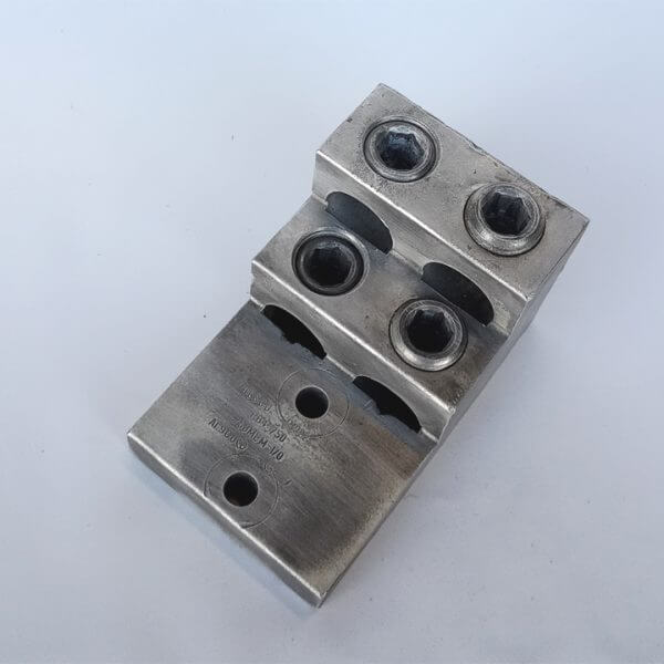MECHANICAL LUG QUADRUPLE  750 - 1 / 0 MCM AL9 CU - Used - TESTED