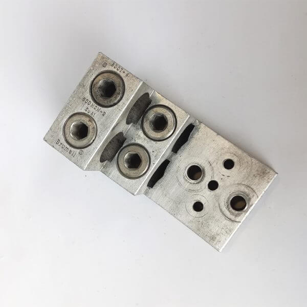 MECHANICAL LUG TRIPLE  600 MCM-2 AL 9CU ( 2 / PKG ) - Used - TESTED