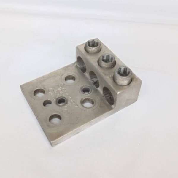 MECHANICAL LUG TRIPLE HOR. 2-600 MCM AL9CU - Used - TESTED - Image 2