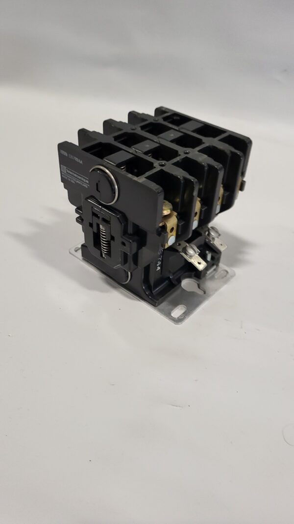 LIGHTNING CONTACTOR 25A 4P COIL 120V - Image 3