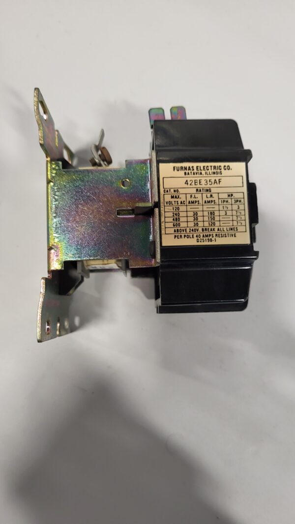 LIGHTNING CONTACTOR 30A 3P COIL 208/240V