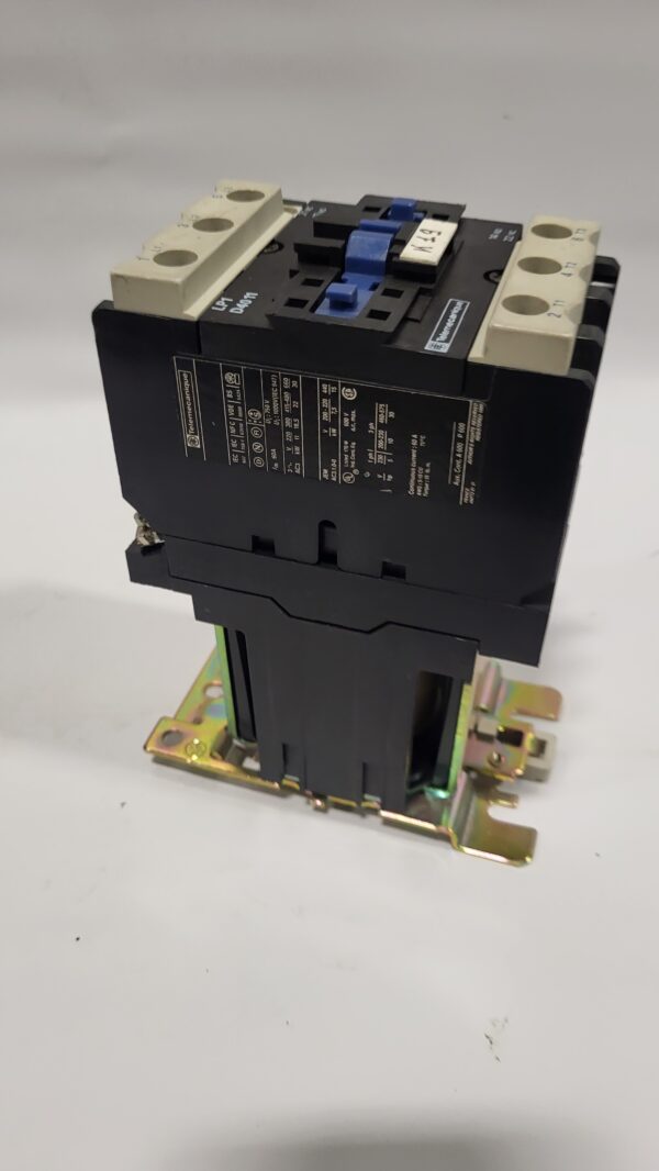 CONTACTOR EUR. 30HP COIL 24V - Image 2