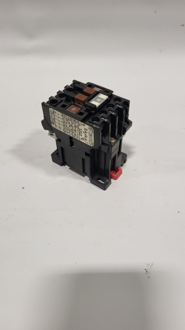 CONTACTOR EUR. 7.5HP COIL 220/240V - Image 3