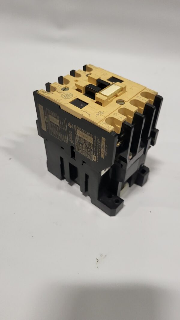 CONTACOR EUR. 15HP COIL 24V - Image 3