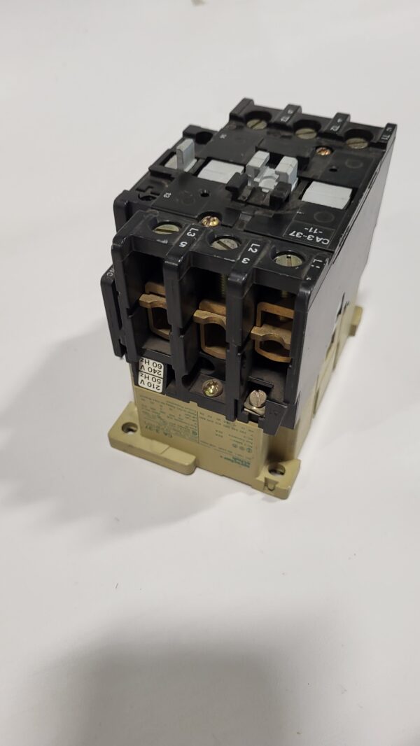 CONTACTOR EUR. 30HP COIL 240V - Image 3