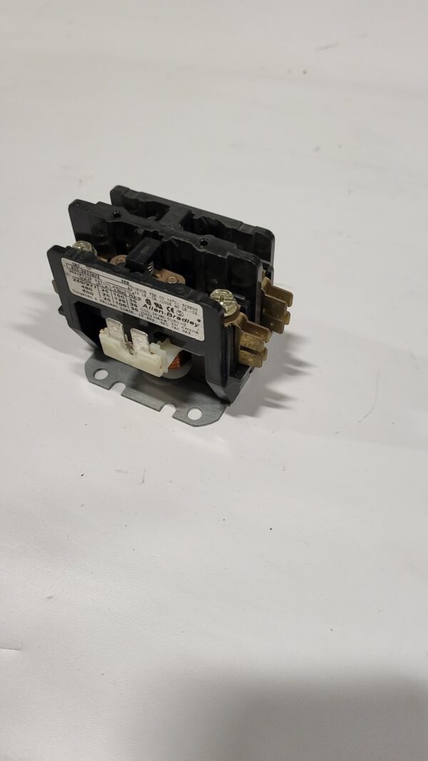 LIGHTNING CONTACTOR 25A 2P COIL 24VAC - Image 2