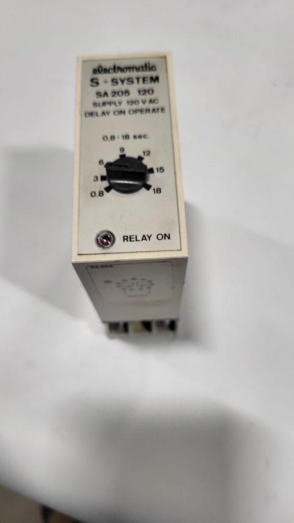 TIME DELAY ON OPERATE, 120VAC, 11 PINS (0.8-18 sec.)