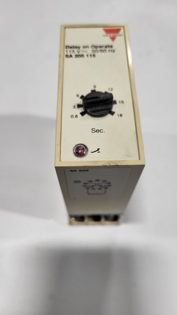 TIME DELAY RELAY ON OPERATED, 115V 11 PINS (0.8-18 sec.)
