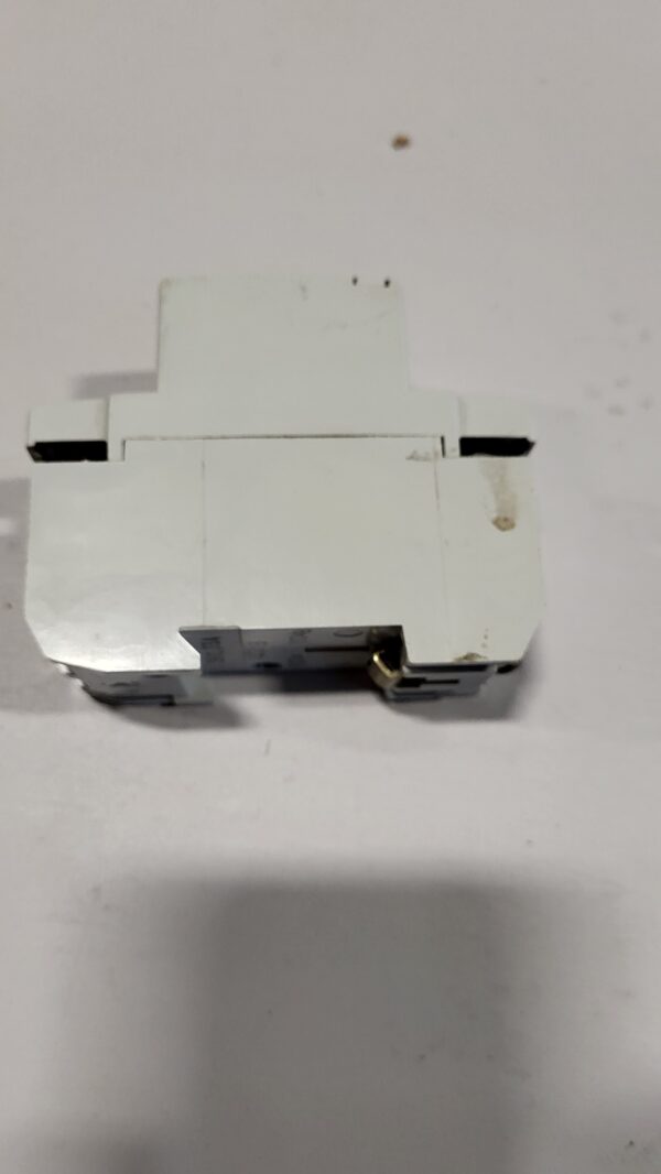 CIRCUIT BREAKER 240V 2P 25A - Image 2