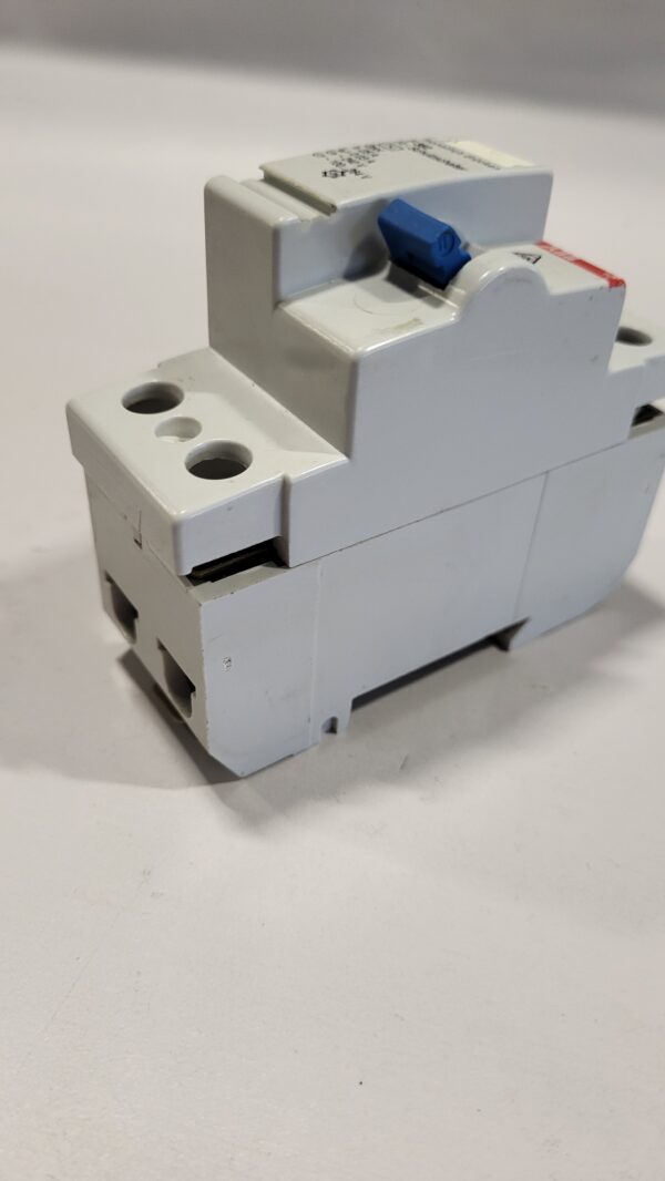 CIRCUIT BREAKER 240V 2P 25A - Image 3