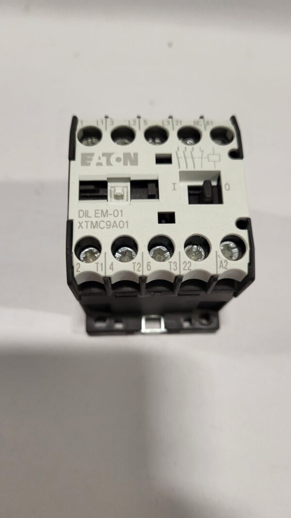 EUR. CONTACTOR 5HP COIL 24V DIL EM-01