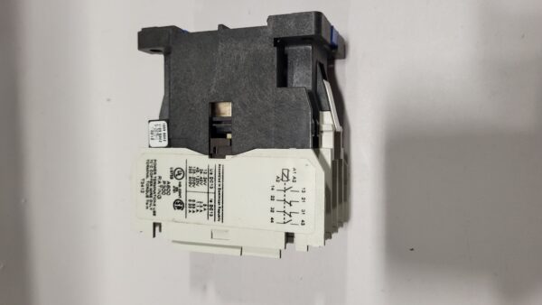 RELAY 2 NO - 2NC COIL 120V - Image 2