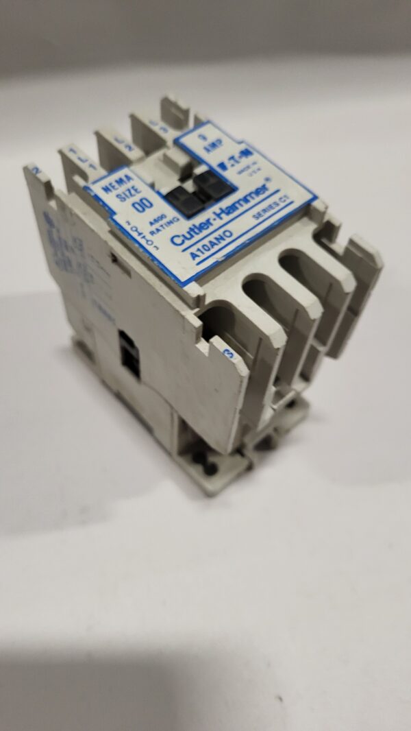CONTACTOR NEMA SIZE 00 9A 2HP COIL 120V - Image 3