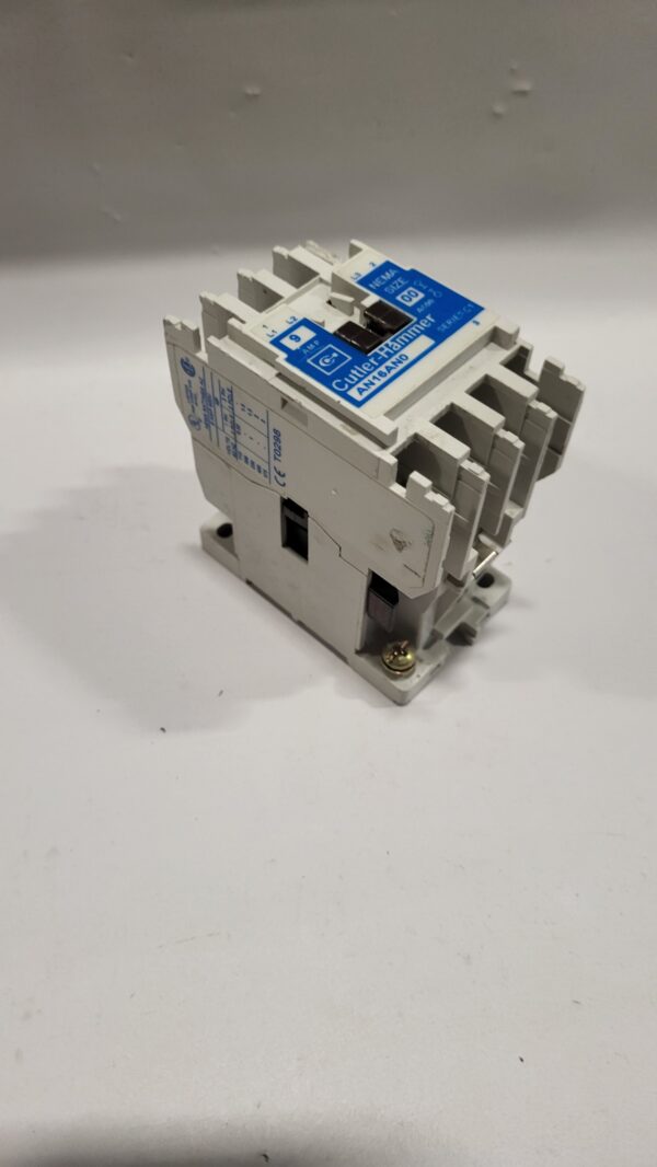 CONTACTOR NEMA SIZE 00 2HP COIL 120V - Image 3