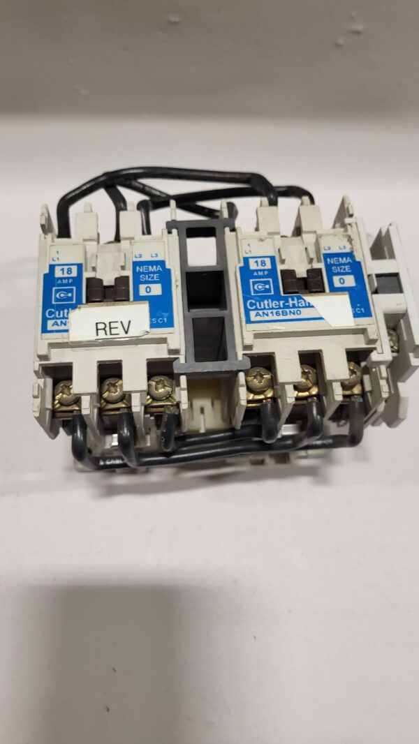 CONTACTOR NEMA SIZE 0 F/R 5HP COIL 120V
