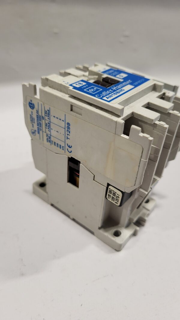 CONTACTOR NEMA SIZE 0 5HP COIL 120V - Image 3