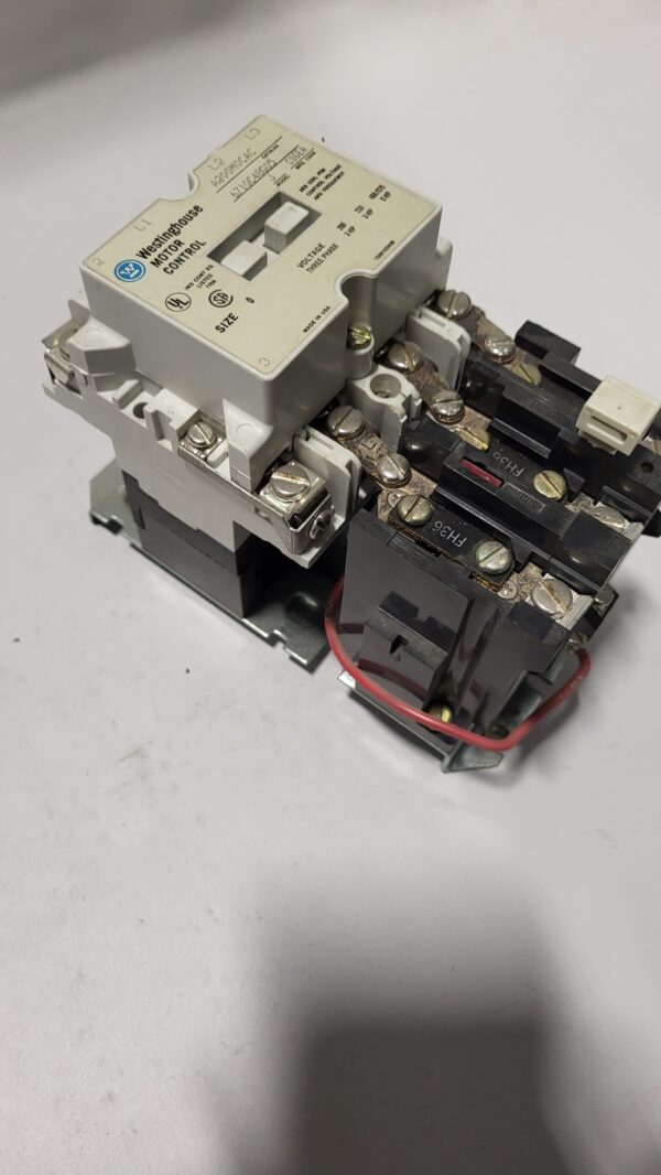 STARTER NEMA SIZE 0, COIL 600V, STYLE = 6710C48G05 + BA13A - Image 3