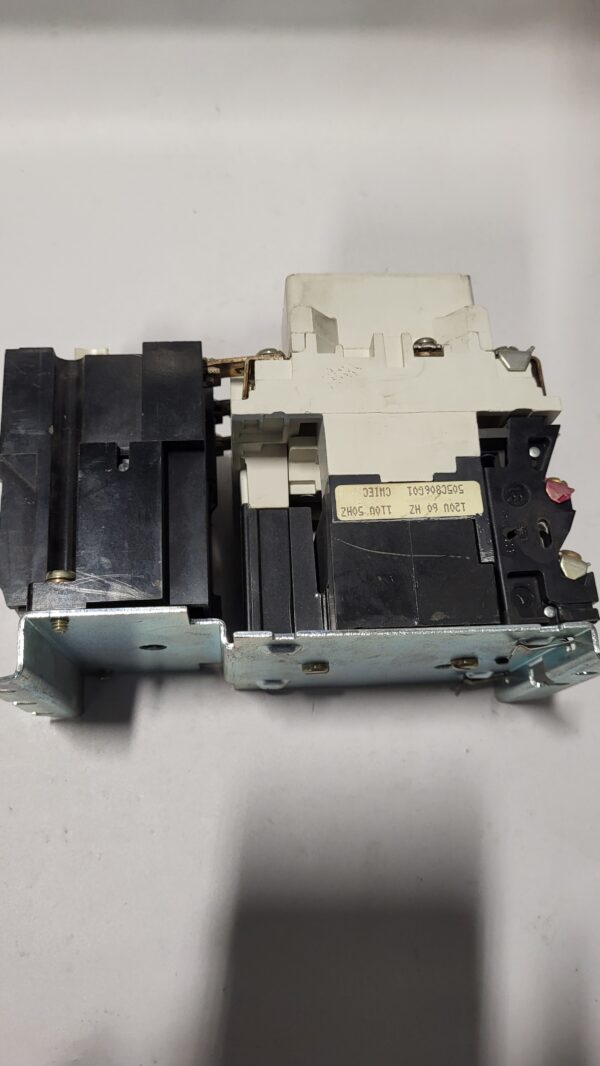 STARTER NEMA SIZE 1, COIL 120V, STYLE = 6710C49G05 + BA13A - Image 2