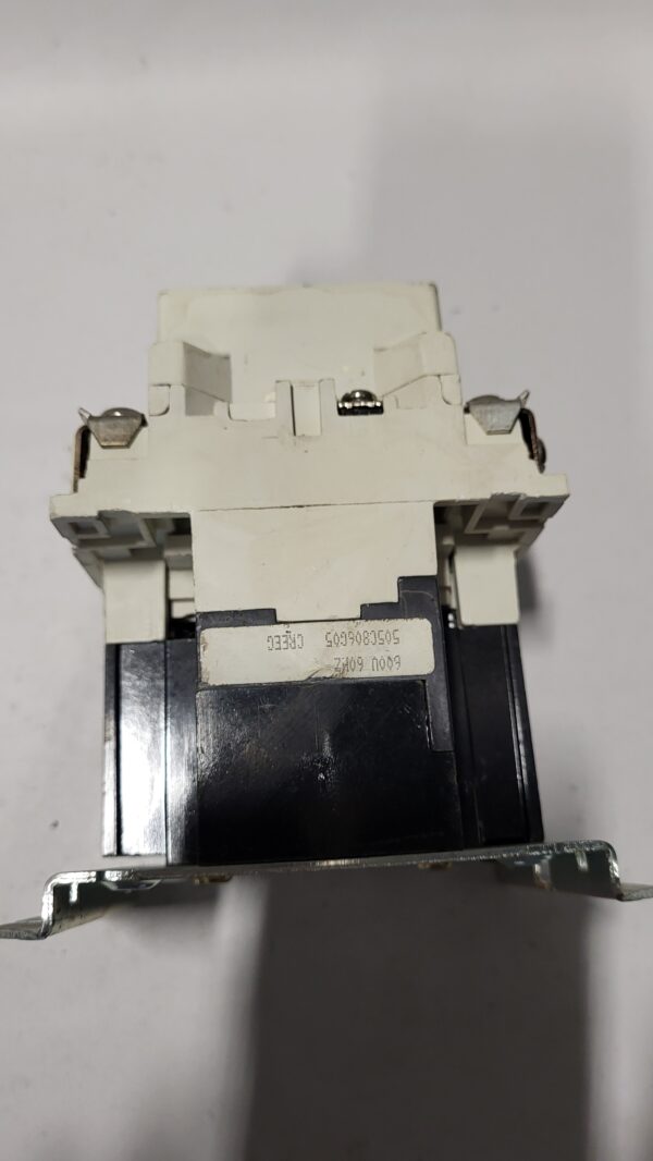 CONTACTOR NEMA SIZE 1, 10HP COIL 600V, STYLE = 6710254G06 - Image 2