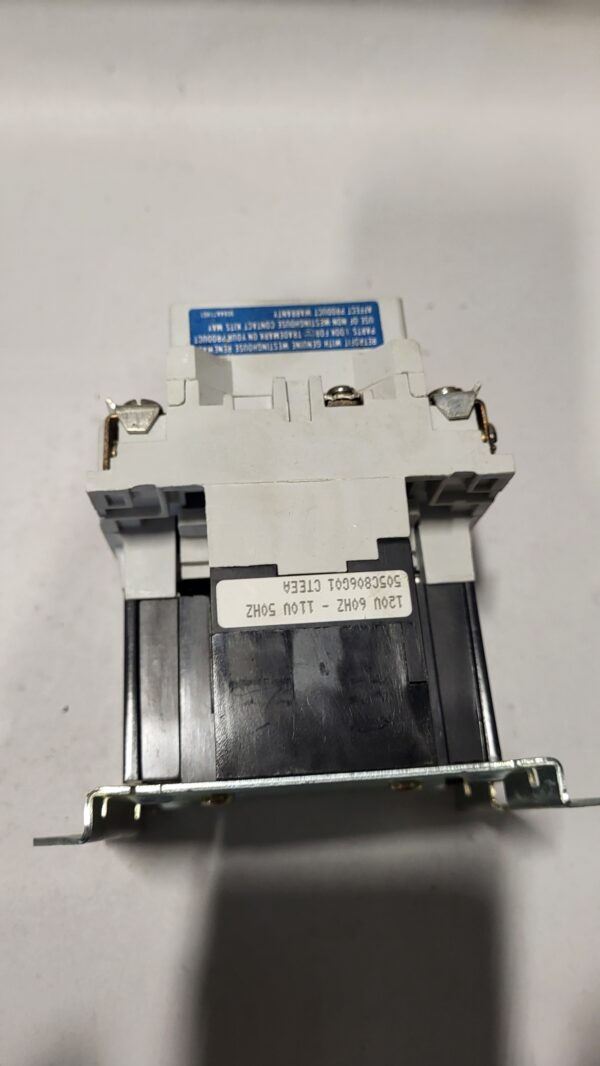 CONTACTOR NEMA SIZE 1, 10HP COIL 120V, STYLE = 6710C54G06 - Image 2