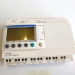 RELAIS INTELLLIGENT COMPACT, ZELIO LOGIC SR2 SR3, 20 IO, 24V DC, horloge, affichage, 8 sorties relais